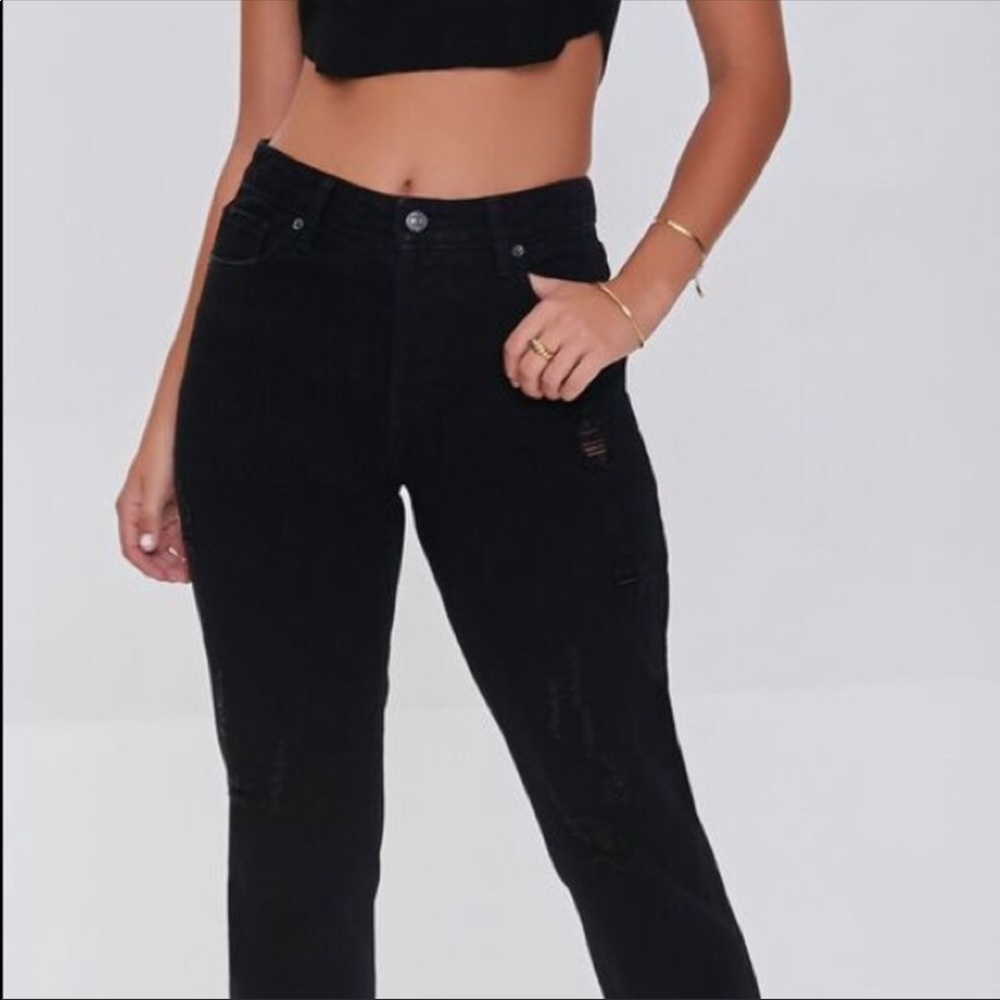 Forever 21 women’s boyfriend black ripped jeans 25